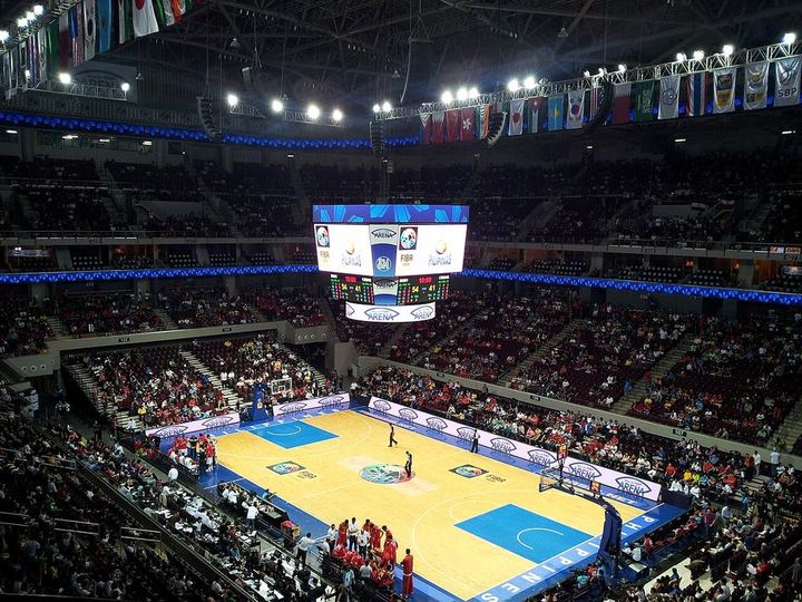 米兰老板卡尔迪纳莱现身都灵客场督战｜NBA买球网站官网（封面配图）